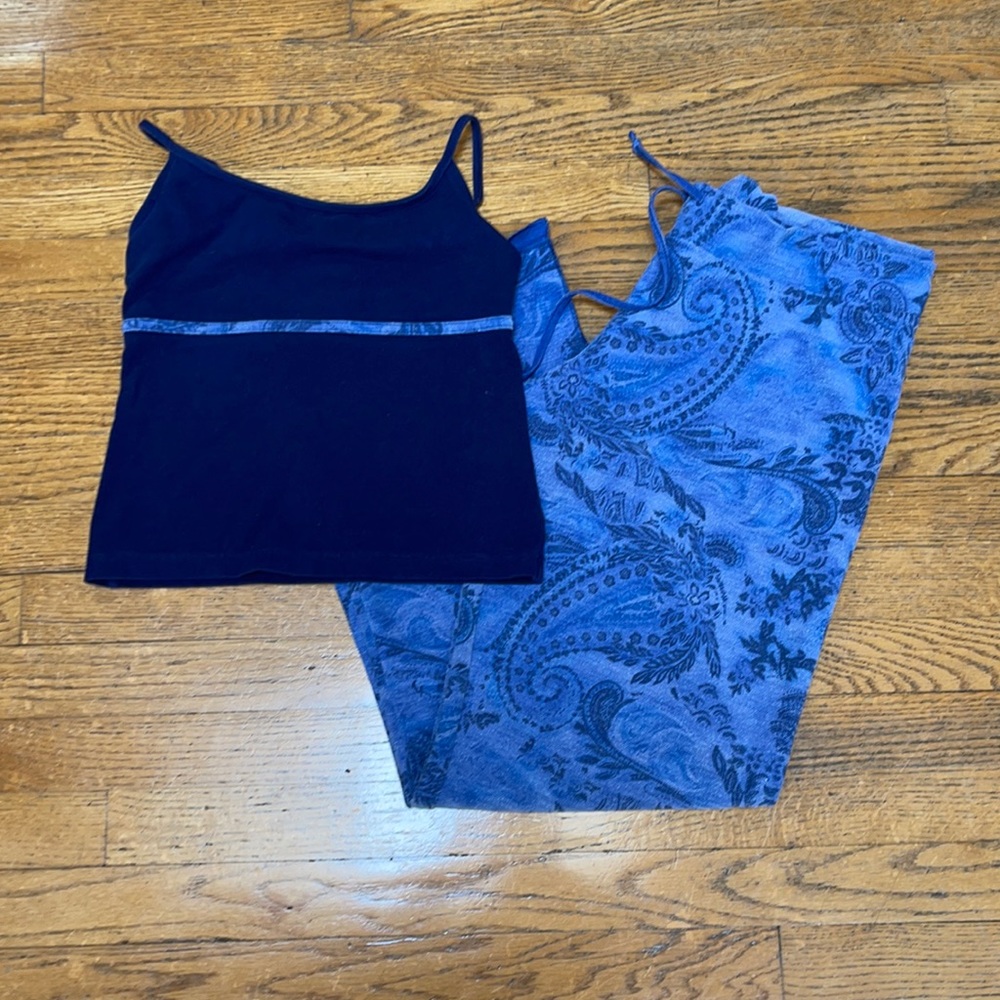 2 piece Becca yoga ensemble. Size Medium